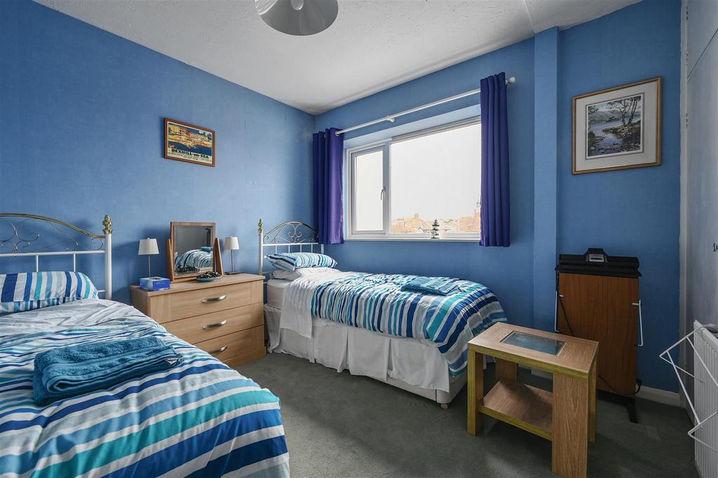FLAT 4 SANDRINGHAM COURT (7).jpg