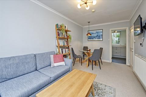 16b Devonport Road, London, W12 8NY