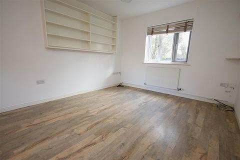 2 bedroom flat to rent, The Terrace, Cambridge CB1