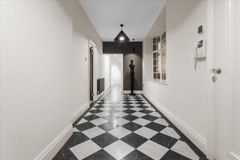 4 bedroom apartment to rent, St. Mary's Abbots Court, London, W14