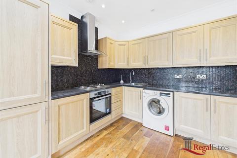 3 bedroom flat to rent, Dollis Hill Lane, London, NW2