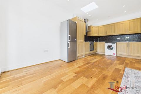 3 bedroom flat to rent, Dollis Hill Lane, London, NW2