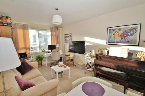 Neville Court, London, SW12