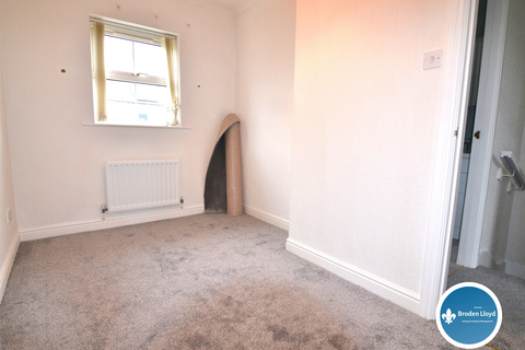 2 bedroom semi-detached house to rent, New Taylor Fold, Briercliffe BB10