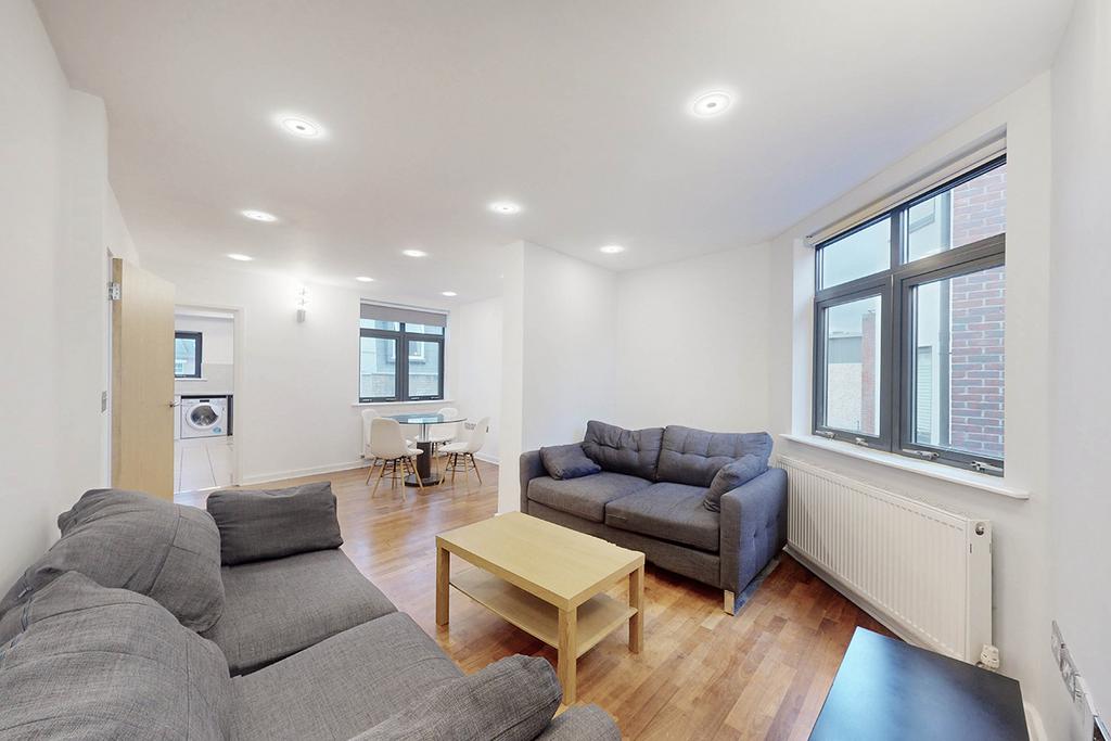 3 bedroom flat to rent