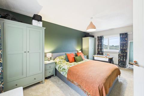3 bedroom terraced house for sale, Fishers Way, Kingscourt, Stroud, Gloucestershire, GL5