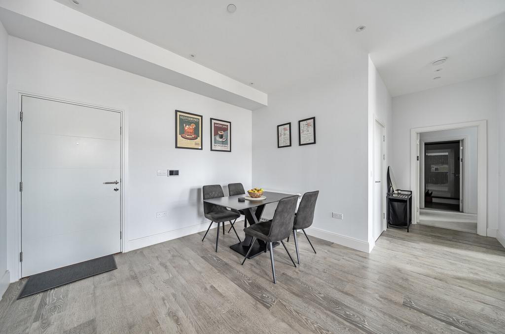 1358514-4-68d6b74...