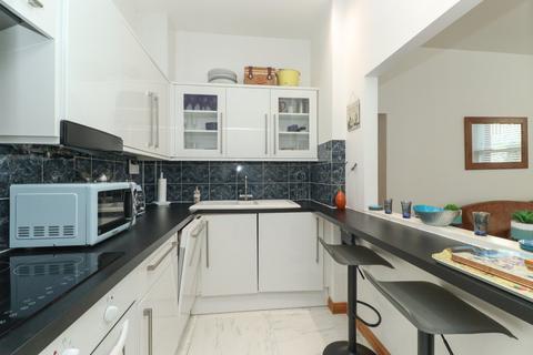 1 bedroom flat for sale, Eastern Esplanade, Cliftonville, Margate, Kent, CT9