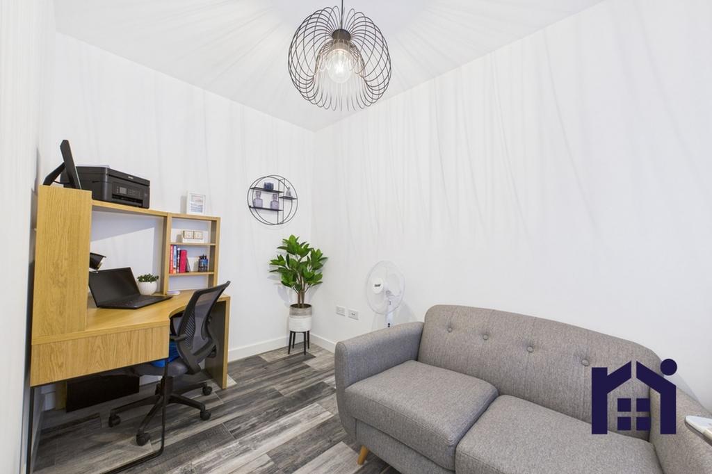 Snug/home office