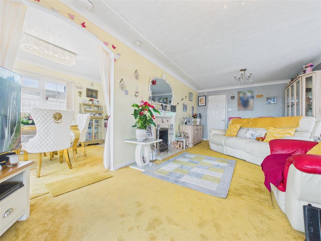 CAM02453 G0-PR0193-STILL012.jpg