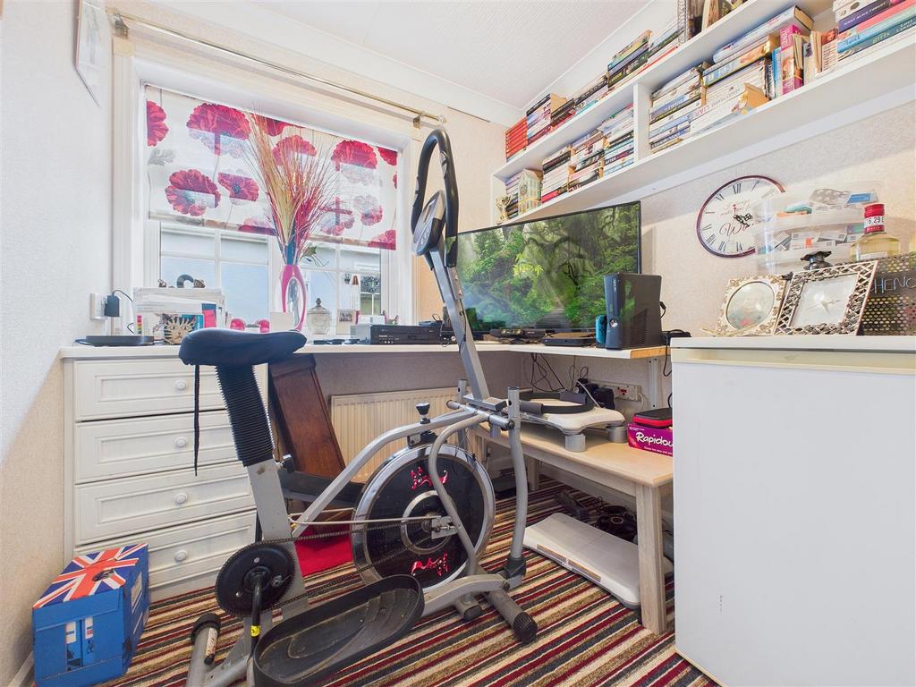 CAM02453 G0-PR0193-STILL005.jpg