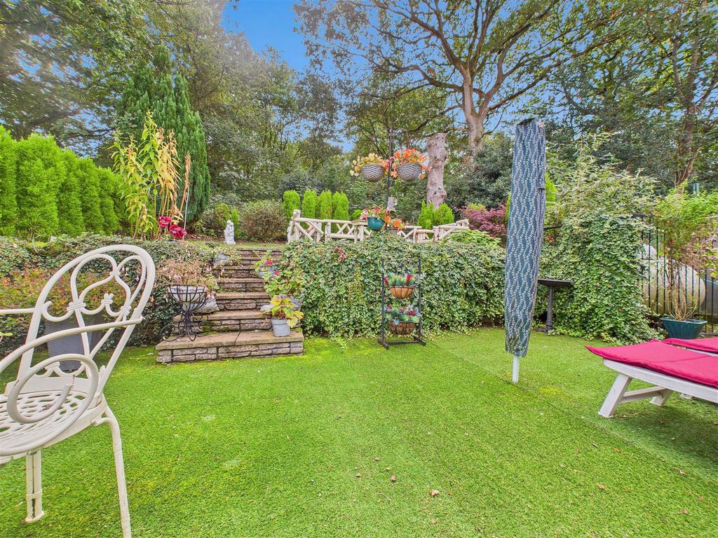 CAM02453 G0-PR0193-STILL015.jpg