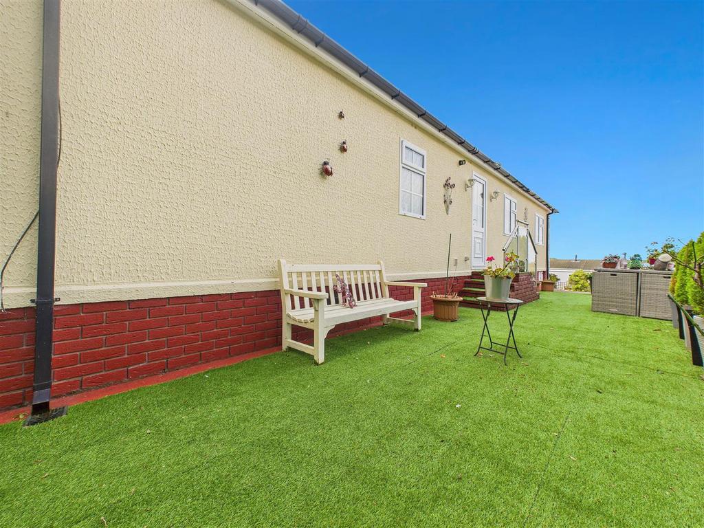 CAM02453 G0-PR0193-STILL016.jpg