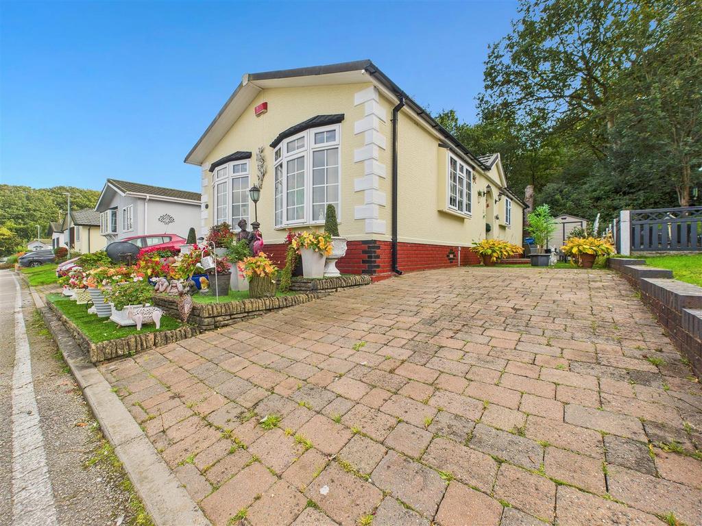 CAM02453 G0-PR0193-STILL018.jpg