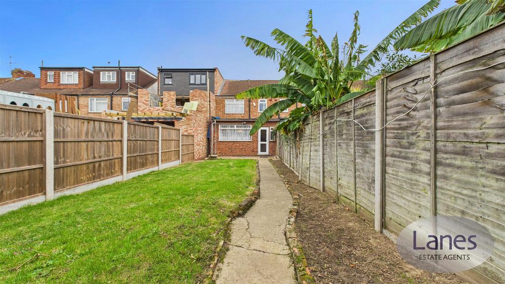 CAM04248 G0-PR0103-STILL018.jpg