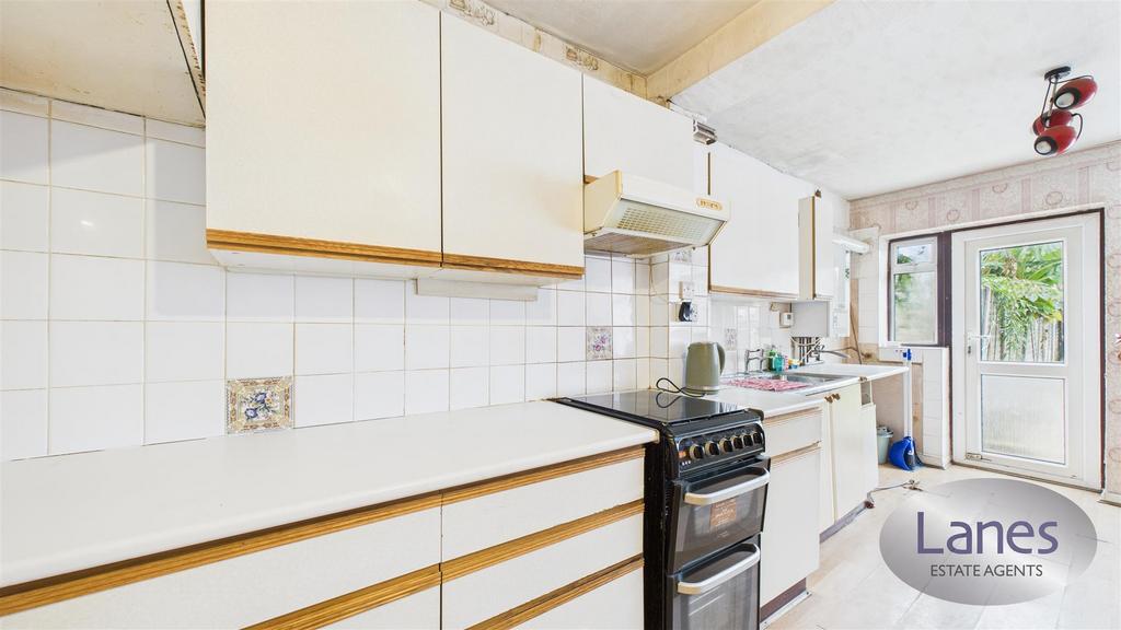 CAM04248 G0-PR0103-STILL014.jpg