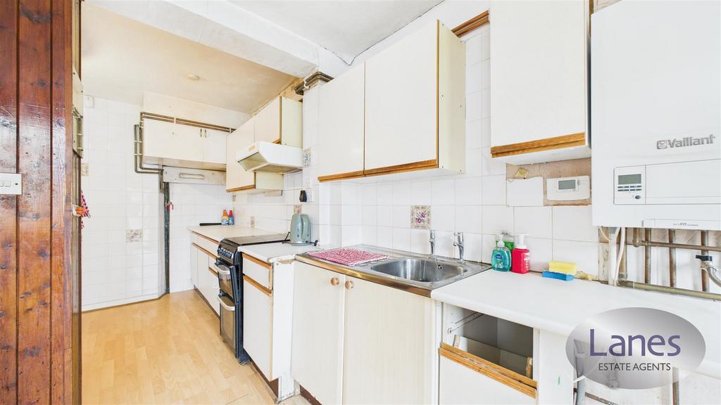 CAM04248 G0-PR0103-STILL015.jpg