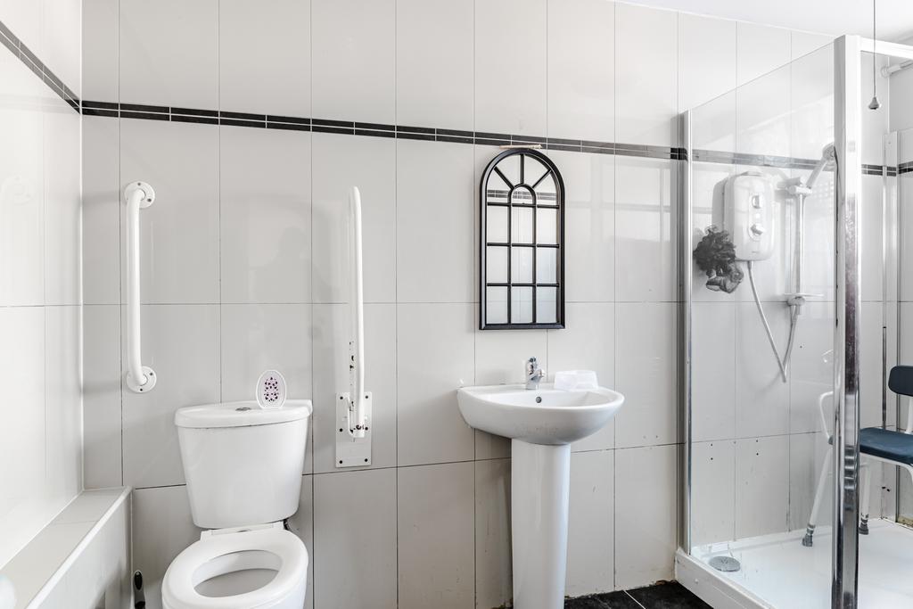 Hallshower