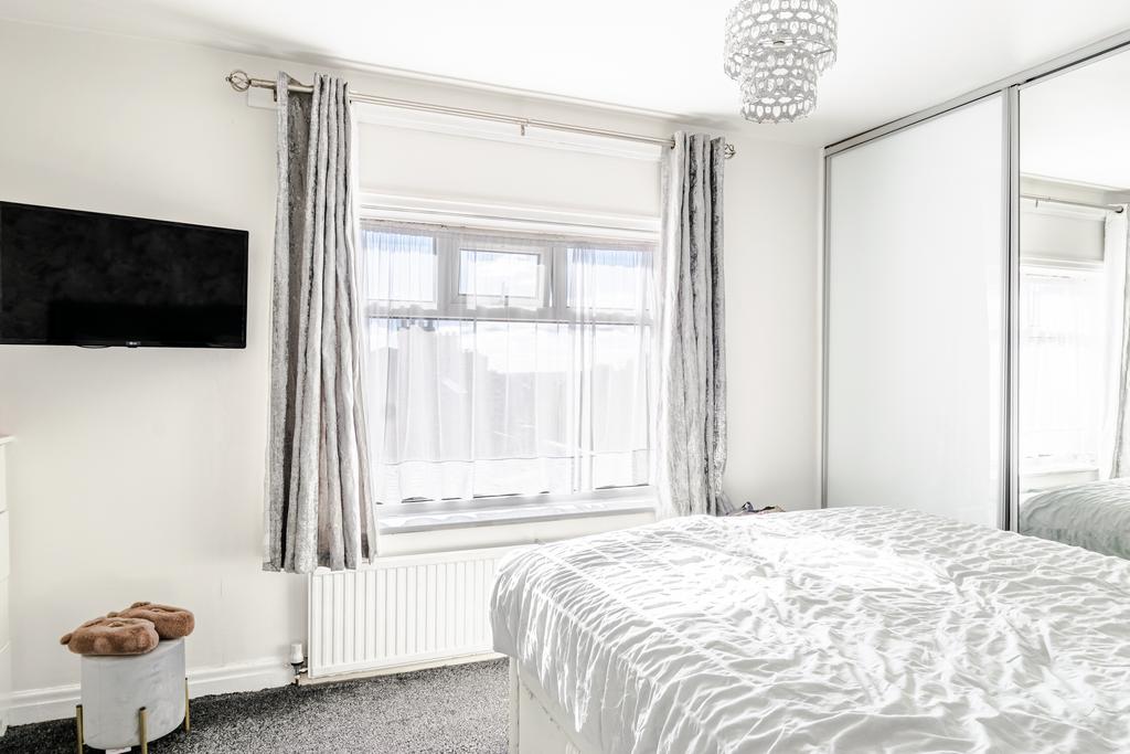 Bedroom2