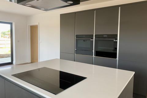 4 bedroom detached house for sale, 2 Barn Owl Close, Market Rasen, LN8