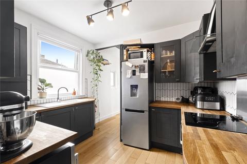 2 bedroom maisonette for sale, Khartoum Road, London, SW17