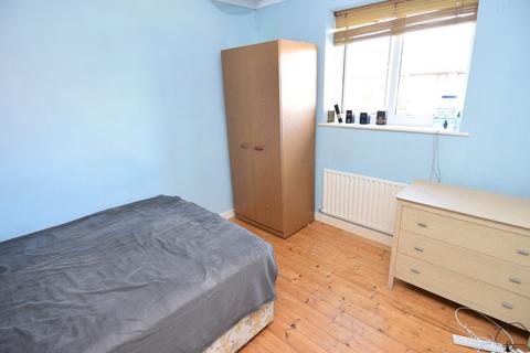5 Chesterfield Close, Amesbury, Salisbury, SP4 7QW