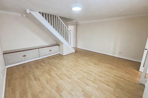 3 bedroom terraced house to rent, Kingsmill Court, Hatfield, AL10