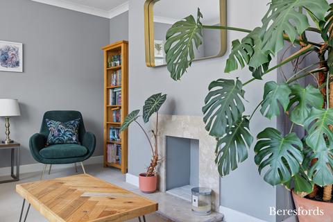 14 Queenswood Avenue, Hutton, Brentwood, CM13 1HU
