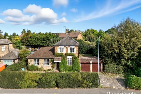 Hanging Hill Lane, Hutton, CM13