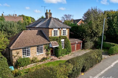 3 bedroom detached house for sale, Hanging Hill Lane, Hutton, CM13