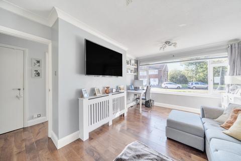 2 bedroom maisonette for sale, Cedar Way, Sunbury-On-Thames, TW16