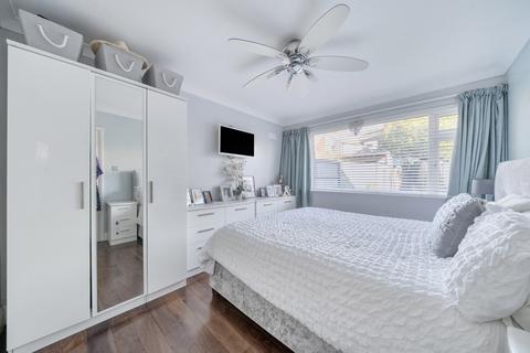 10 Cedar Way, Sunbury-on-thames, TW16 7BN