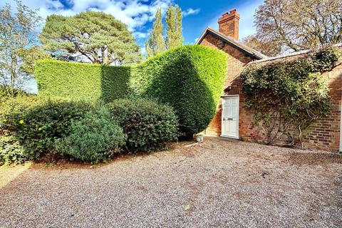 2 bedroom cottage to rent, Market Lane, Lichfield
