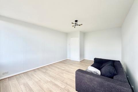 2 bedroom flat for sale, Keswick Road, London SW15