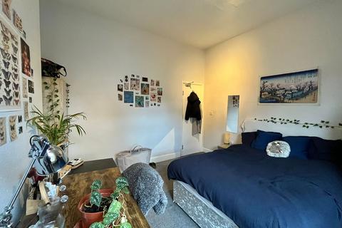 4 bedroom terraced house to rent, Nottingham NG7