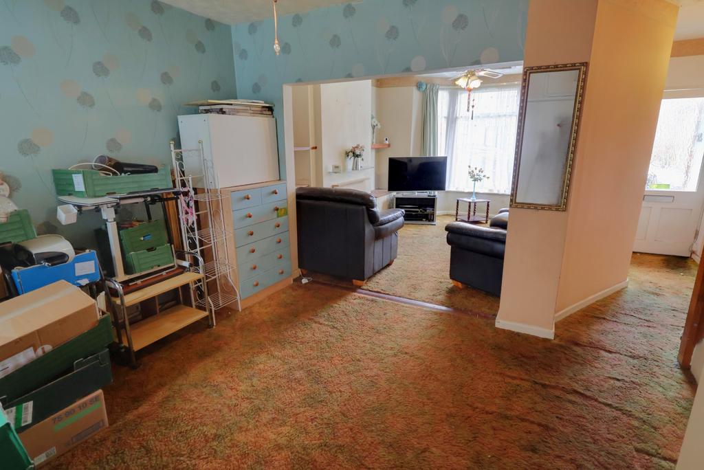 Lounge/Dining Room