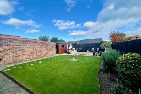 3 bedroom detached bungalow for sale, Allan Avenue, Peterborough