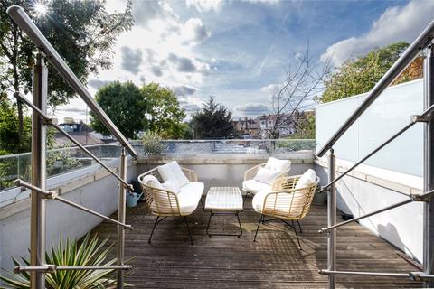Flat 2, 10 Eardley Road, London, SW16 6BP