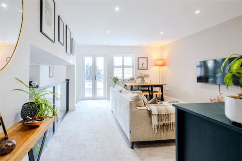 Flat 2, 10 Eardley Road, London, SW16 6BP