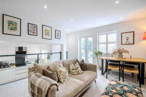Flat 2, 10 Eardley Road, London, SW16 6BP
