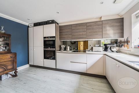 4 bedroom terraced house for sale, Grove Close, Wrecclesham, Farnham, Surrey, GU10