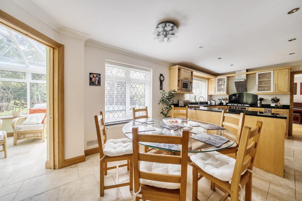 Kitchen/Dining Area