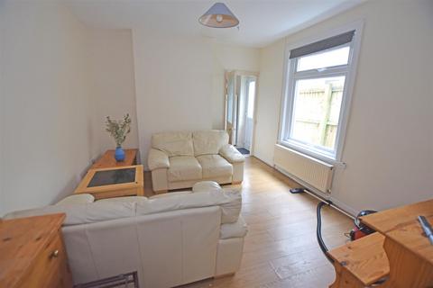4 bedroom terraced house to rent, Whitchurch Road, Heath, Cardiff