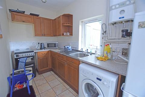 4 bedroom terraced house to rent, Whitchurch Road, Heath, Cardiff