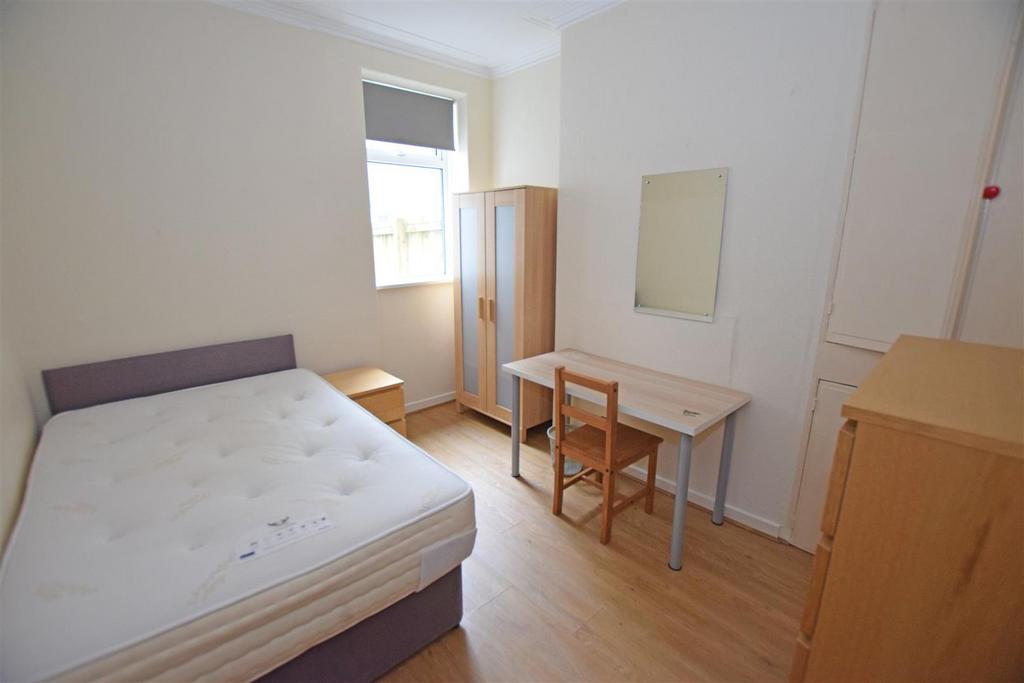 Bedroom 2.jpg