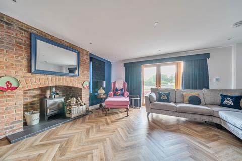 undefined, Hunters Lodge, Allington