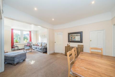 undefined, Gordon Avenue, Twickenham TW1