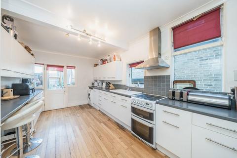 undefined, Gordon Avenue, Twickenham TW1