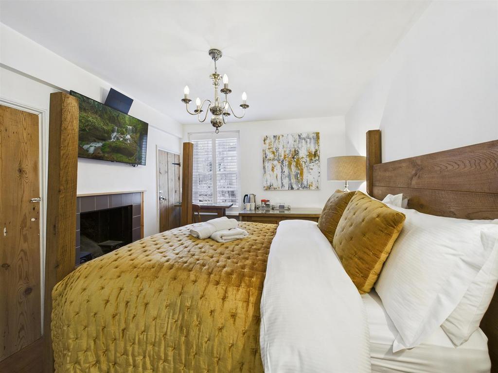 CAM05382 G0-PR0070-STILL020.jpg