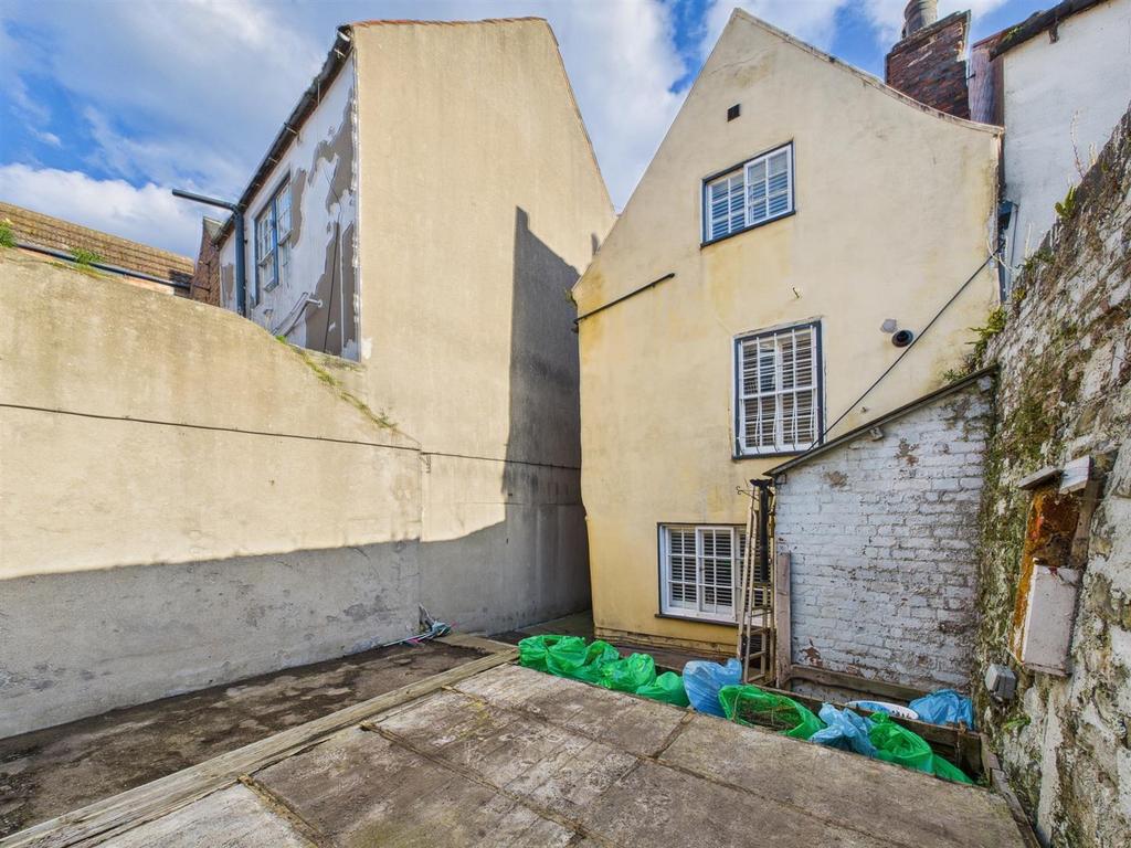 CAM05382 G0-PR0070-STILL041.jpg